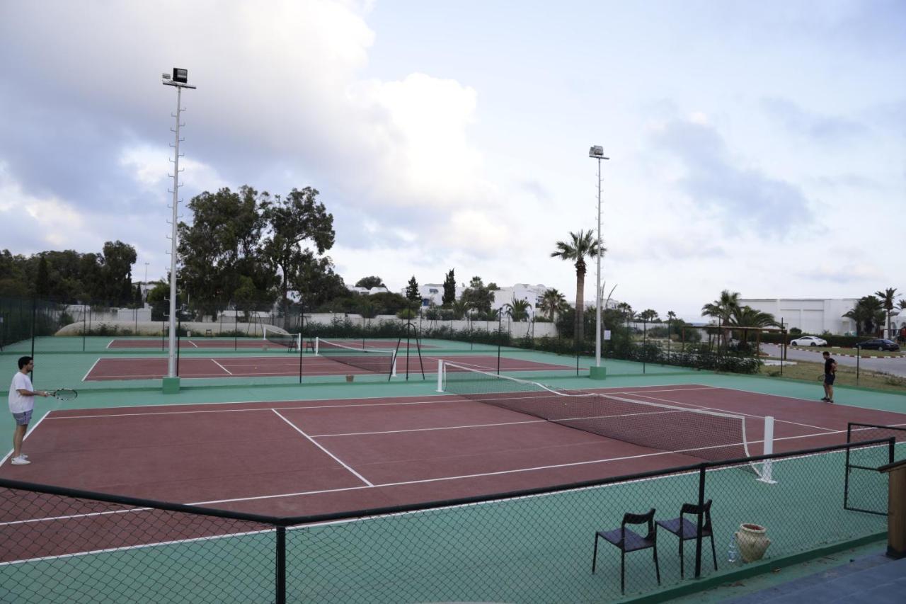 The Mirage Resort & Spa ハンマメット エクステリア 写真 Tennis courts at the La Jolla Tennis Club