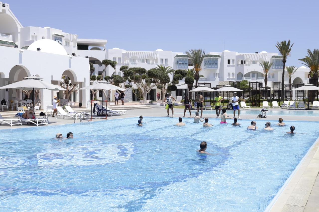The Mirage Resort & Spa ハンマメット エクステリア 写真 A swimming pool in Tunisia
