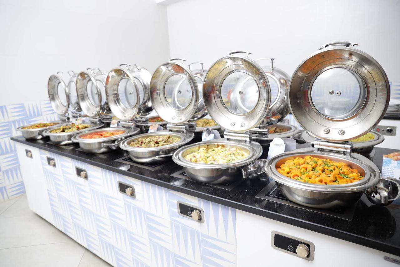 The Mirage Resort & Spa ハンマメット エクステリア 写真 A chafing dish buffet